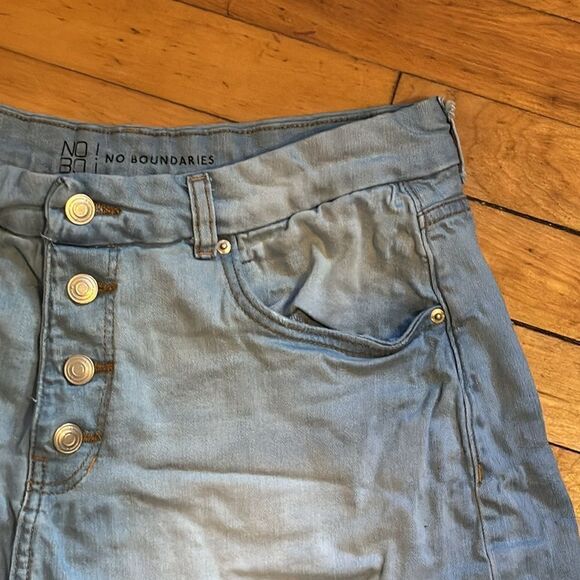NOBO No Boundaries Junior’s High Waist Cut Off Shorts Size 17 - Picture 2 of 5